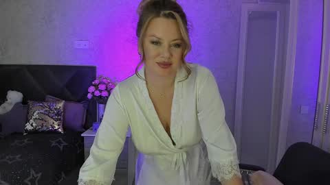 twinklingstar_ online show from 12/03/24, 03:44