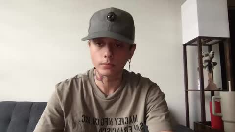 Snapshot of twinksguys360 chatting on 09/16/25, 05:14 Derrick online show from 09/16/25, 05:14