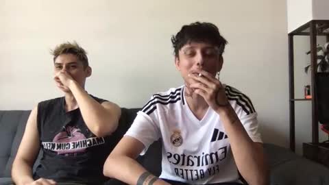 Snapshot of twinksguys360 chatting on 11/18/25, 06:12 Derrick online show from 11/18/25, 06:12