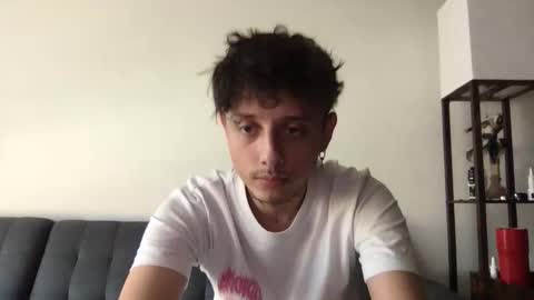 Snapshot of twinksguys360 chatting on 01/06/26, 04:21 Derrick online show from 01/06/26, 04:21