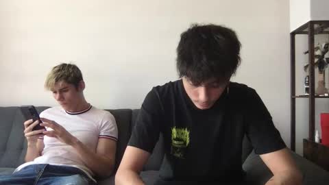 Snapshot of twinksguys360 chatting on 01/07/26, 06:21 Derrick online show from 01/07/26, 06:21