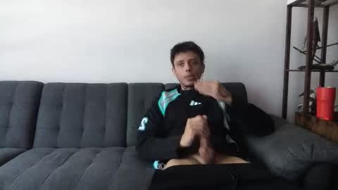 Snapshot of twinksguys360 chatting on 02/28/26, 04:52 Derrick online show from 02/28/26, 04:52