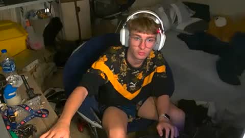 Snapshot of twinktools chatting on 09/23/25, 03:48 shytwink online show from 09/23/25, 03:48