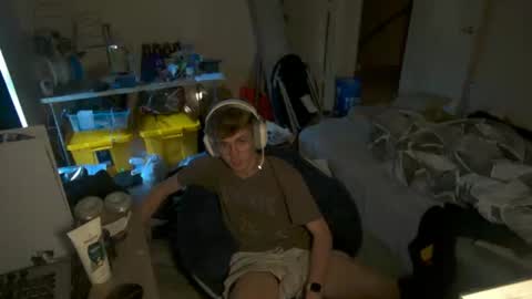 Snapshot of twinktools chatting on 09/30/25, 07:19 shytwink online show from 09/30/25, 07:19