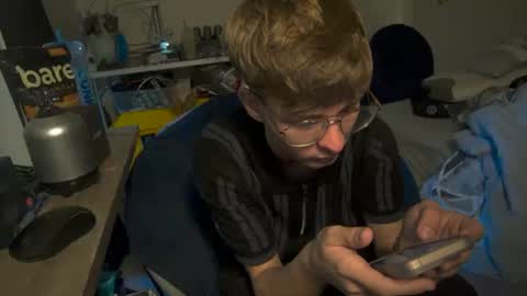 Snapshot of twinktools chatting on 10/02/25, 02:57 shytwink online show from 10/02/25, 02:57