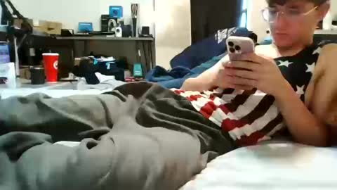 Snapshot of twinktools chatting on 10/13/25, 03:01 shytwink online show from 10/13/25, 03:01