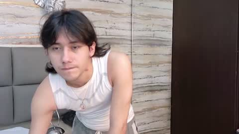 twinslovers_ online show from 06/14/26, 04:14