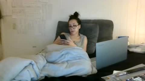 twizzytoxic22 online show from 10/22/25, 06:51