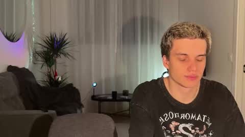 Molly and Nick online show from 03/26/26, 10:59