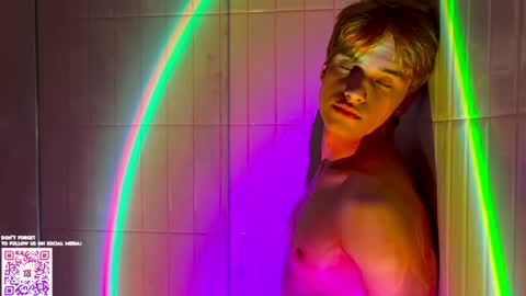 Molly and Nick online show from 04/18/26, 07:07