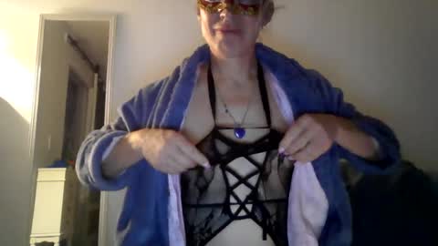 twoboobsonepenis online show from 06/11/26, 04:10