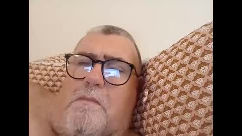 twohats2810 online show from 11/30/25, 10:03