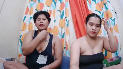 Snapshot of twowetcuties chatting on 01/26/25, 03:17 Lyn and lea online show from 01/26/25, 03:17