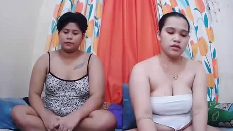 Snapshot of twowetcuties chatting on 02/07/25, 03:55 Lyn and lea online show from 02/07/25, 03:55