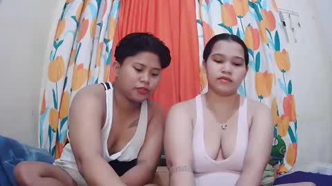 Snapshot of twowetcuties chatting on 02/08/25, 11:55 Lyn and lea online show from 02/08/25, 11:55