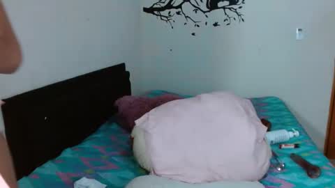 Snapshot of tyfanny19 chatting on 01/31/25, 01:22 tyfanny19 online show from 01/31/25, 01:22