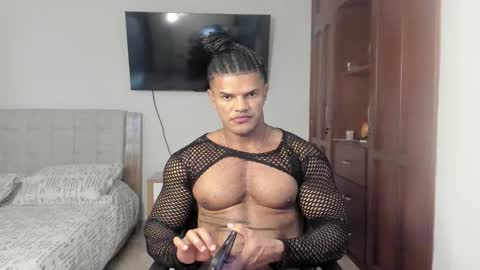 Yorquis Guzman online show from 10/09/25, 04:27