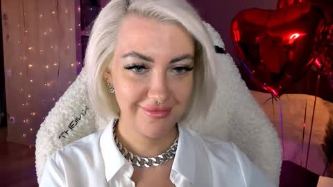 Snapshot of tykioty_miley chatting on 02/14/25, 01:18 Miley online show from 02/14/25, 01:18