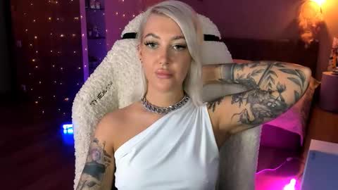 Snapshot of tykioty_miley chatting on 11/12/25, 03:12 Miley online show from 11/12/25, 03:12