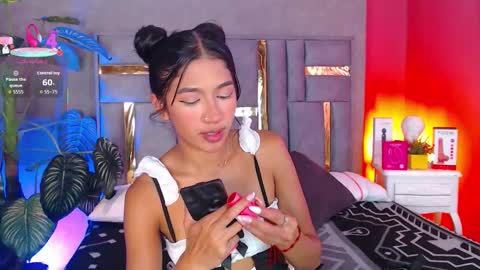 tyla_ks online show from 12/19/25, 08:05