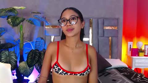 tyla_ks online show from 01/05/26, 07:39