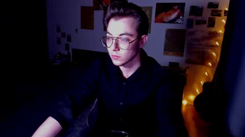 Snapshot of tyler_bergg chatting on 05/10/26, 01:00 tyler berg online show from 05/10/26, 01:00