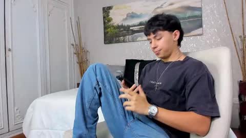 Tyler online show from 10/01/25, 02:50