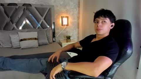 Tyler online show from 10/04/25, 03:26