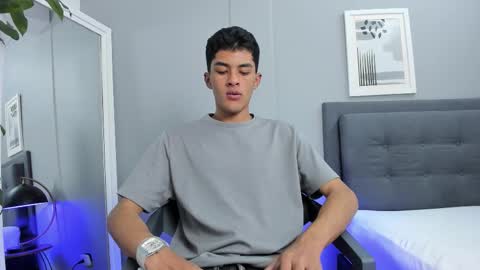 Tyler Fox online show from 10/27/25, 08:24