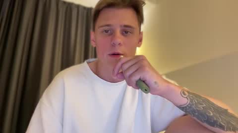 Snapshot of tyler_garrner chatting on 10/03/25, 03:09 tyler_garrner online show from 10/03/25, 03:09