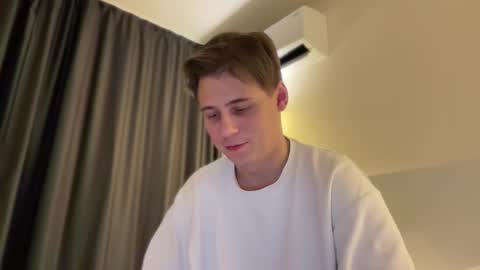 Snapshot of tyler_garrner chatting on 10/25/25, 02:46 tyler_garrner online show from 10/25/25, 02:46