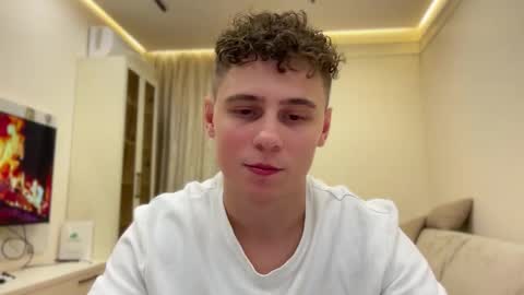 Snapshot of tyler_garrner chatting on 11/14/25, 06:28 tyler_garrner online show from 11/14/25, 06:28