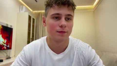 Snapshot of tyler_garrner chatting on 11/20/25, 04:18 tyler_garrner online show from 11/20/25, 04:18