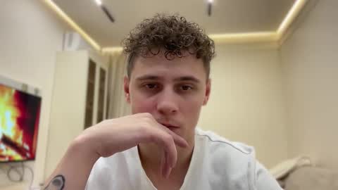 Snapshot of tyler_garrner chatting on 11/28/25, 04:31 tyler_garrner online show from 11/28/25, 04:31