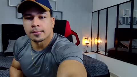 tyler_hank1 online show from 12/06/24, 10:05