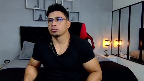 tyler_hank1 online show from 01/10/25, 11:11