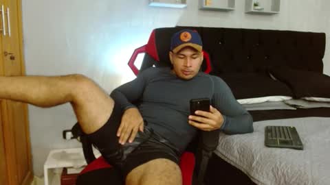 tyler_hank1 online show from 11/23/25, 02:17