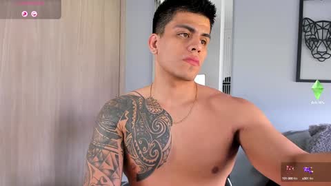 Snapshot of tyler_muscle chatting on 12/11/24, 04:31 David online show from 12/11/24, 04:31