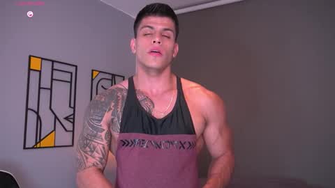Snapshot of tyler_muscle chatting on 12/16/25, 02:05 David online show from 12/16/25, 02:05