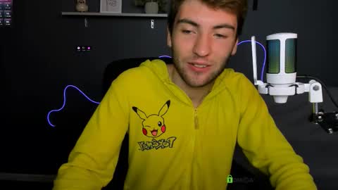 Snapshot of tyler_sparks_ chatting on 09/18/25, 05:42 tyler_sparks_ online show from 09/18/25, 05:42