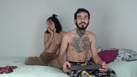 Snapshot of tyler_y_luna chatting on 02/24/25, 12:52 Tyler y Luna online show from 02/24/25, 12:52