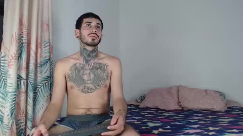 Snapshot of tyler_y_luna chatting on 12/19/25, 04:08 Tyler y Luna online show from 12/19/25, 04:08