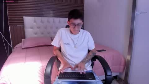 Snapshot of tylercross_ chatting on 03/15/26, 05:41 Tyler online show from 03/15/26, 05:41