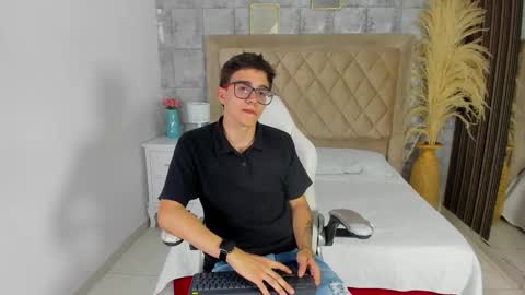 Snapshot of tylercross_ chatting on 03/23/26, 08:13 Tyler online show from 03/23/26, 08:13