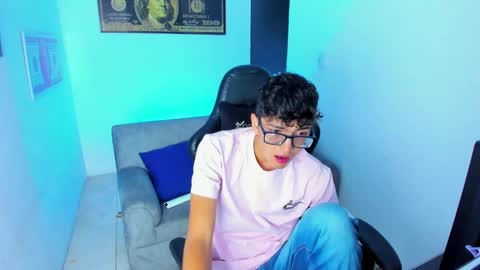   online show from 02/09/25, 02:49