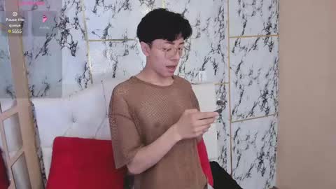 Snapshot of tylhugedoom chatting on 01/06/25, 02:36 Tylhugedoom online show from 01/06/25, 02:36