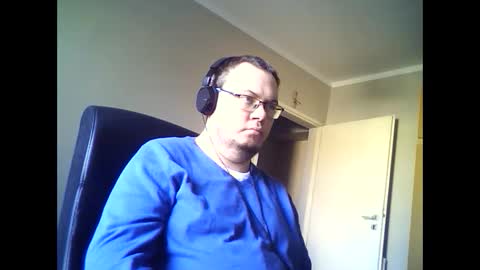 Snapshot of tyradi1991 chatting on 12/25/24, 11:43 tyradi1991 online show from 12/25/24, 11:43