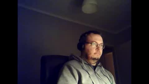 Snapshot of tyradi1991 chatting on 12/31/24, 04:14 tyradi1991 online show from 12/31/24, 04:14