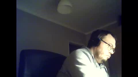 Snapshot of tyradi1991 chatting on 01/11/25, 06:44 tyradi1991 online show from 01/11/25, 06:44