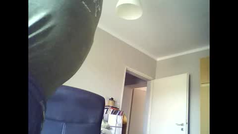 Snapshot of tyradi1991 chatting on 01/31/25, 10:31 tyradi1991 online show from 01/31/25, 10:31